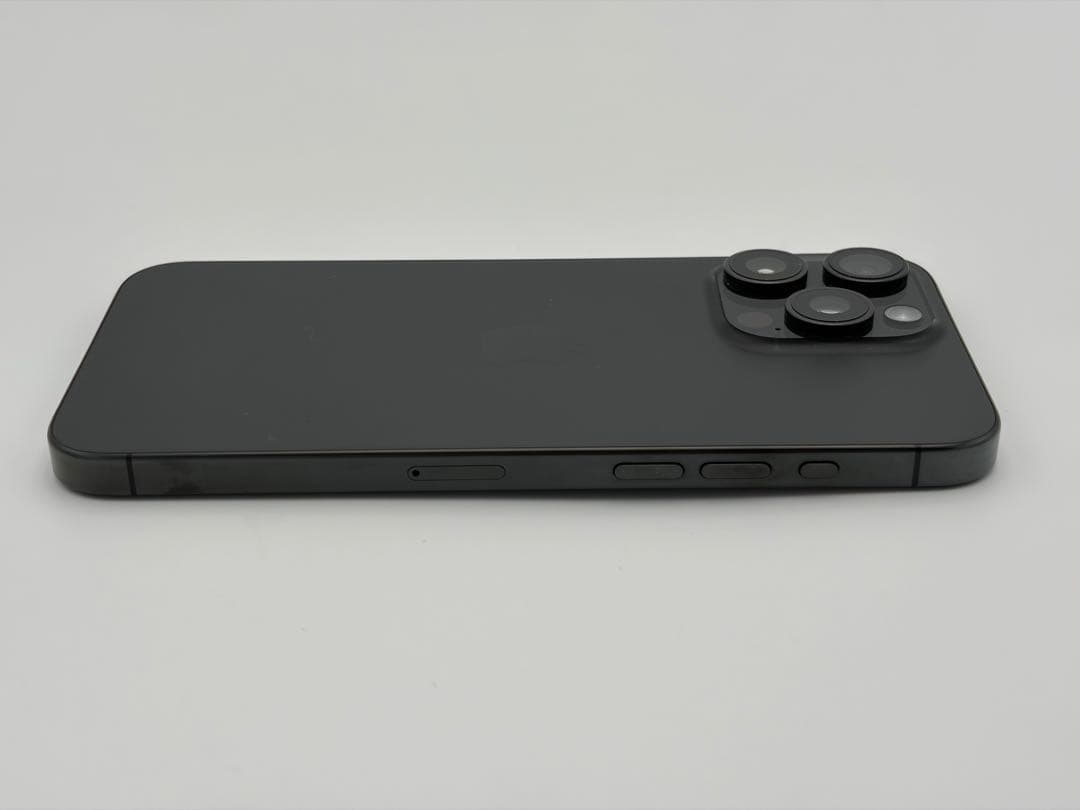 Apple iPhone 15 Pro Max 256GB ブラックチタニウム
