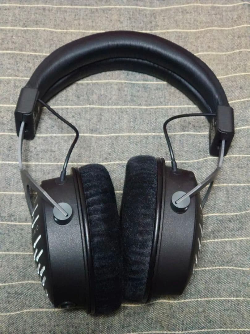 ヘッドホン Beyerdynamic dt1990pro