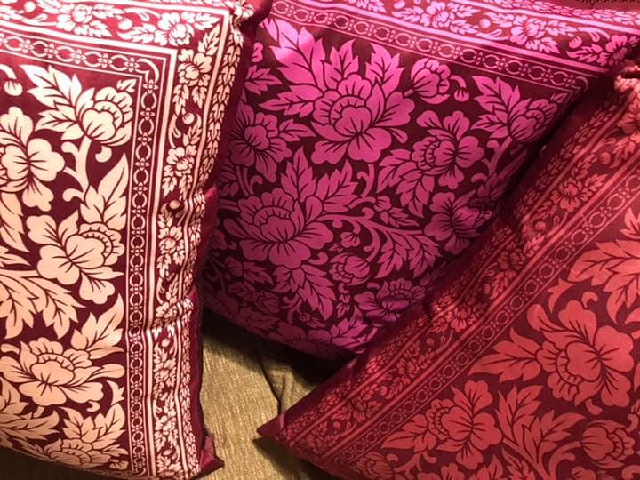 パリのコンランショップ購入　未使用　総シルク　クッションカバー　3色セット