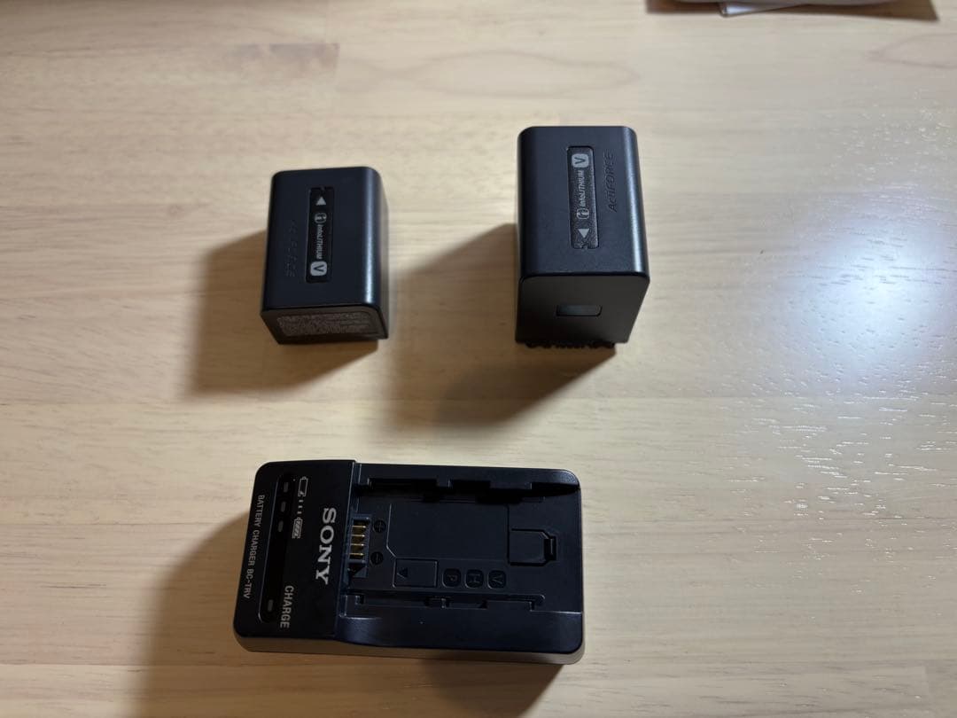 SONY HDR-CX680 各種付属品付 バッテリー2個 ハンディカム カメラ