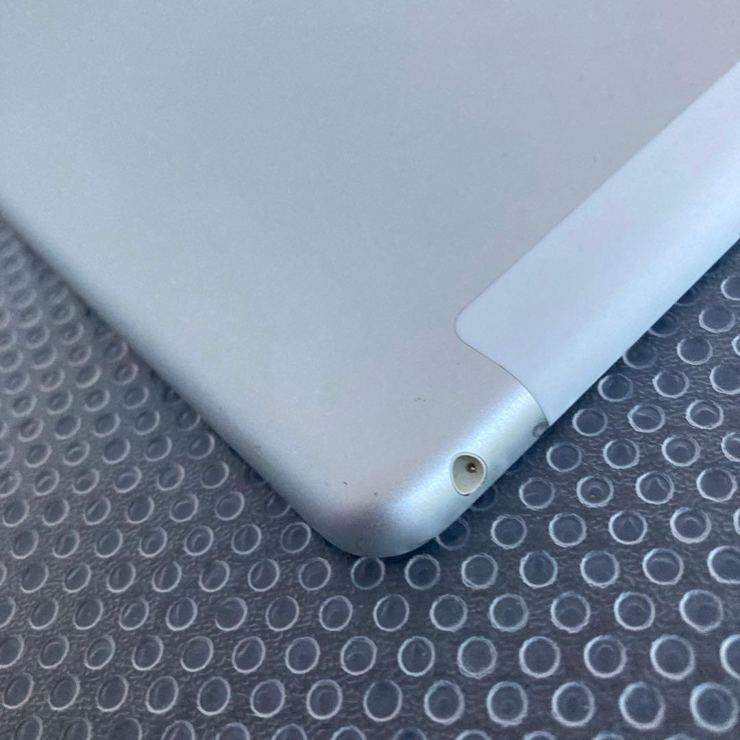 3744【早い者勝ち】iPad8 第8世代 32GB SIMフリー☆