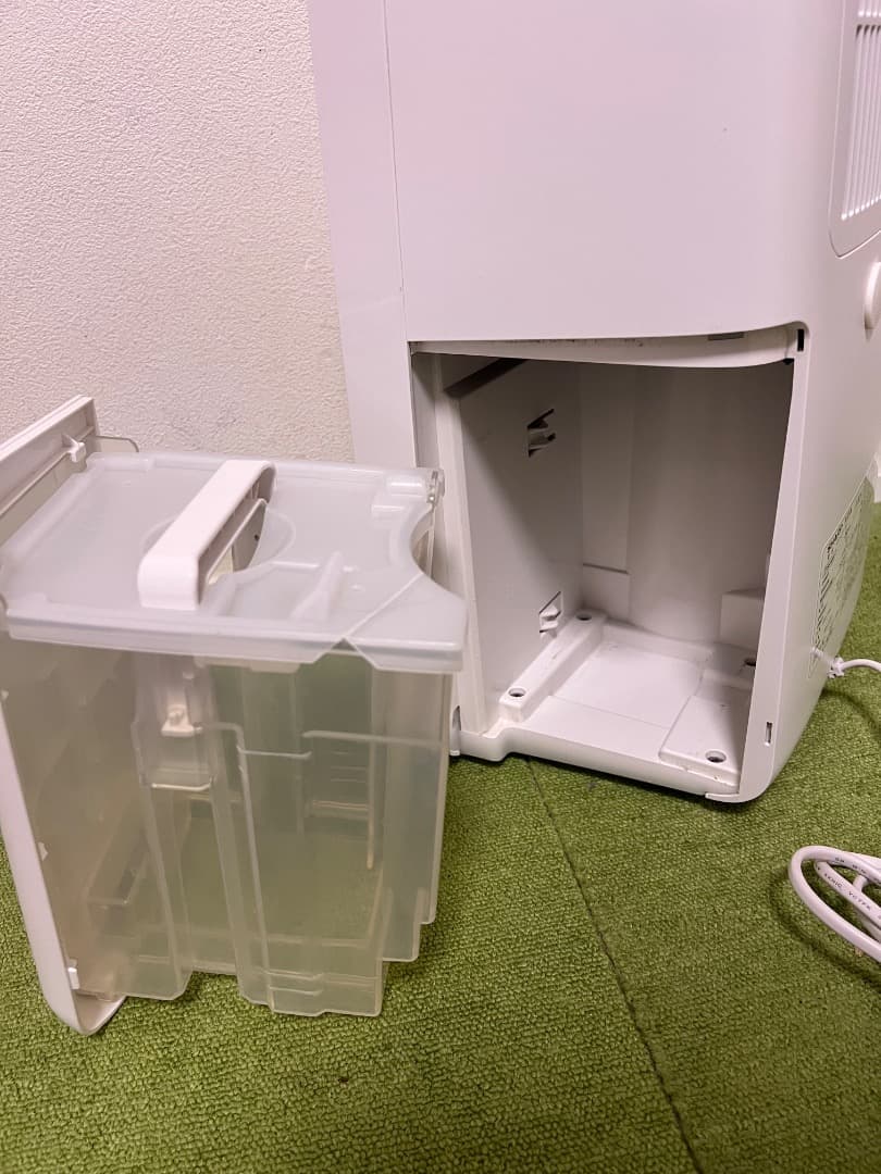 美品 シャープ（プラズマクラスター）衣類乾燥 除湿機 2019年製