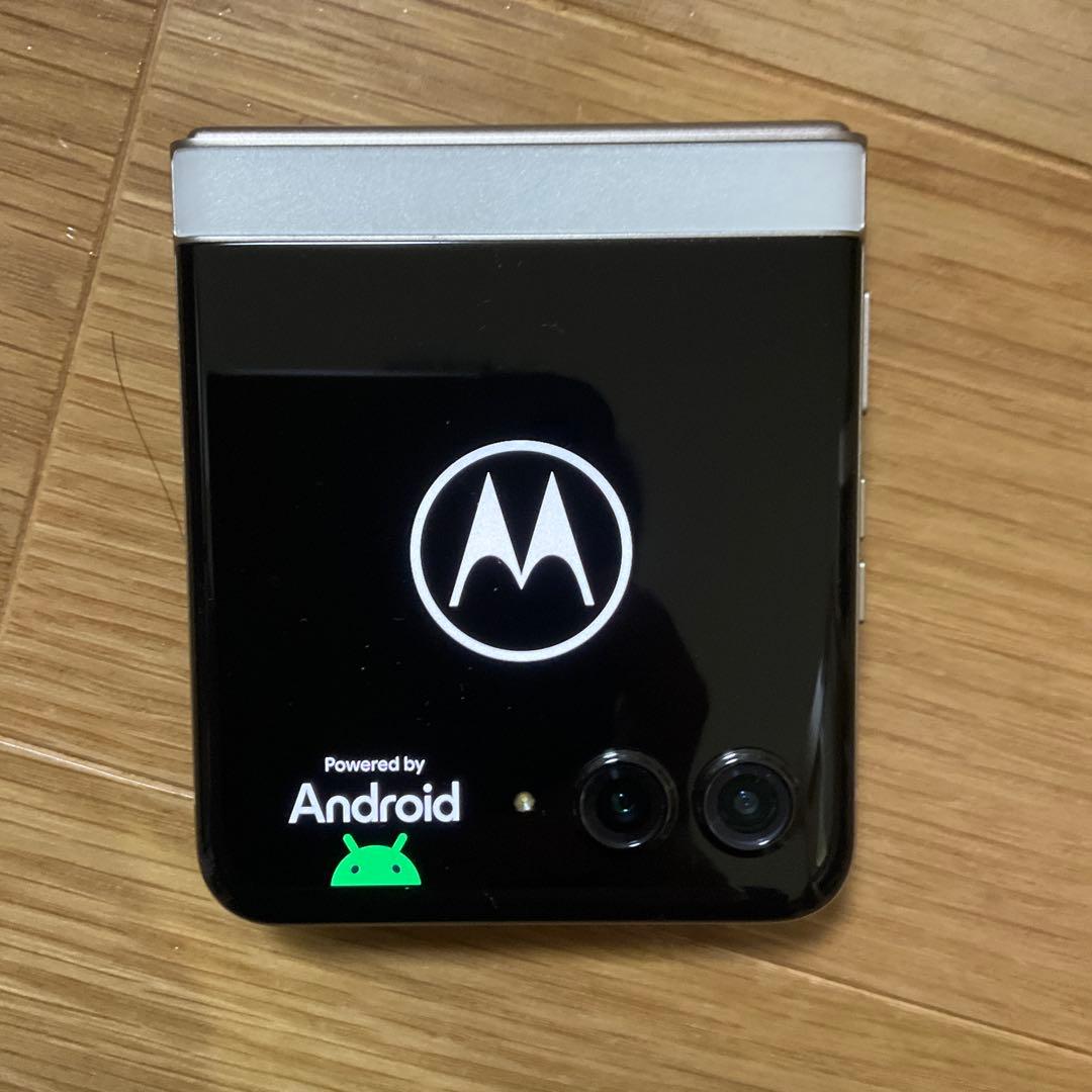新品未使用motorola razr 50d