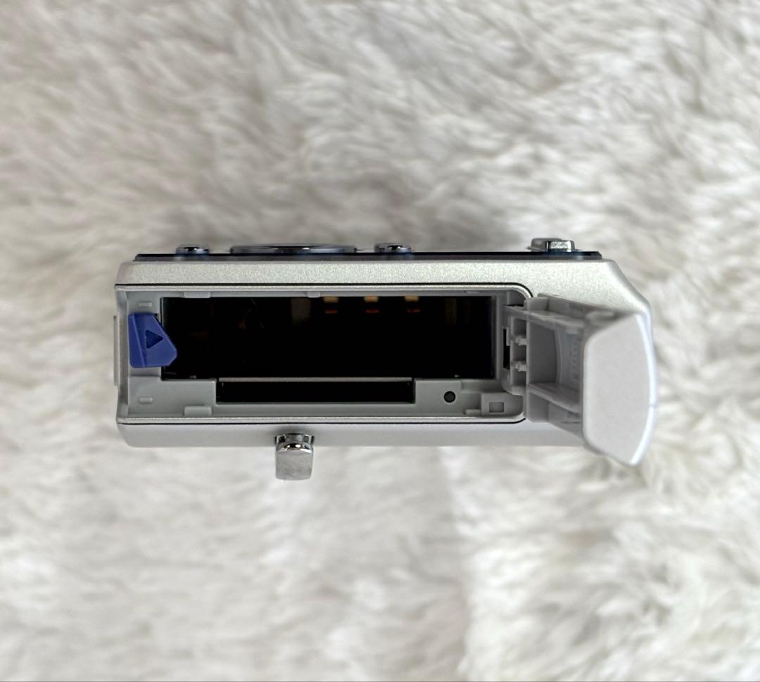 【SONY】Cyber-shot DSC-T30 デジカメ シルバー　コンデジ