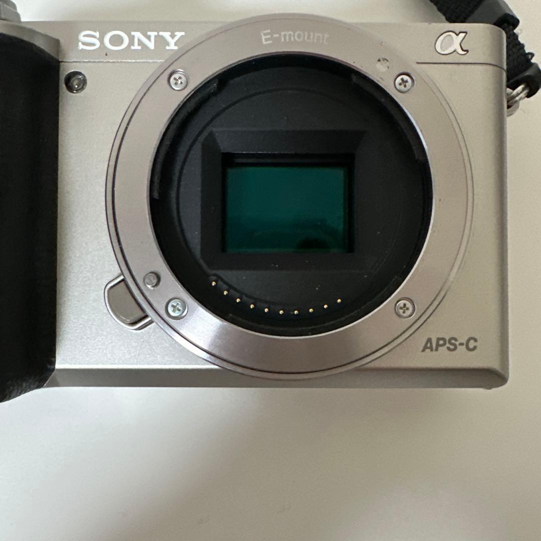 SONYミラーレス一眼 α6000 / 単焦点 E 35mm F1.8 OSS