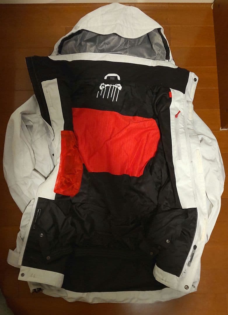 スノーウエア上(GRAVITY)+下(AVALANCHE)+4点 計6点セット