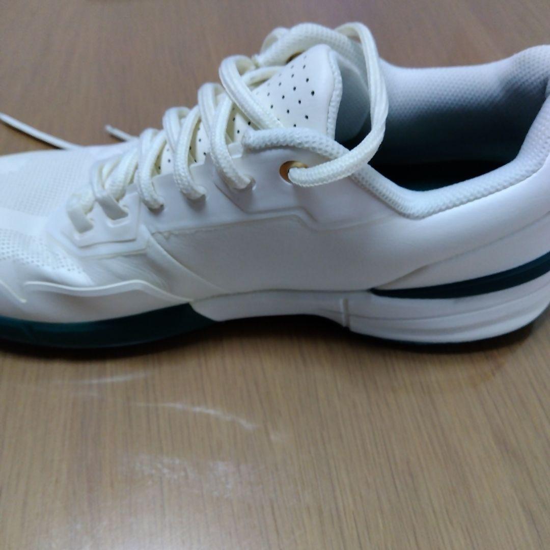 On THE ROGER PRO BEAMS ホワイト27センチ
