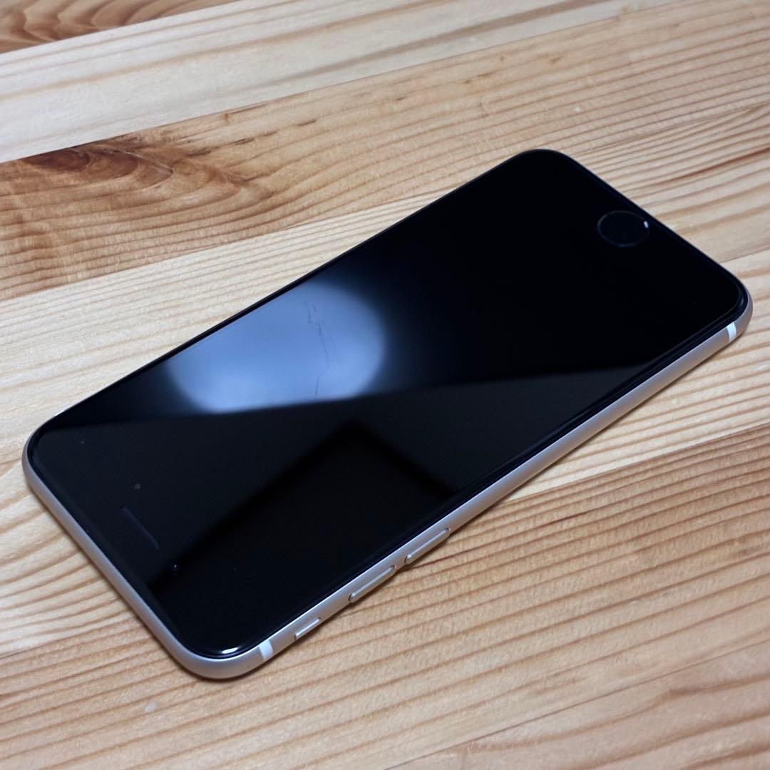 た*。様 バッテリー新品　iPhoneSE第3世代64GB SIMフリー　美品