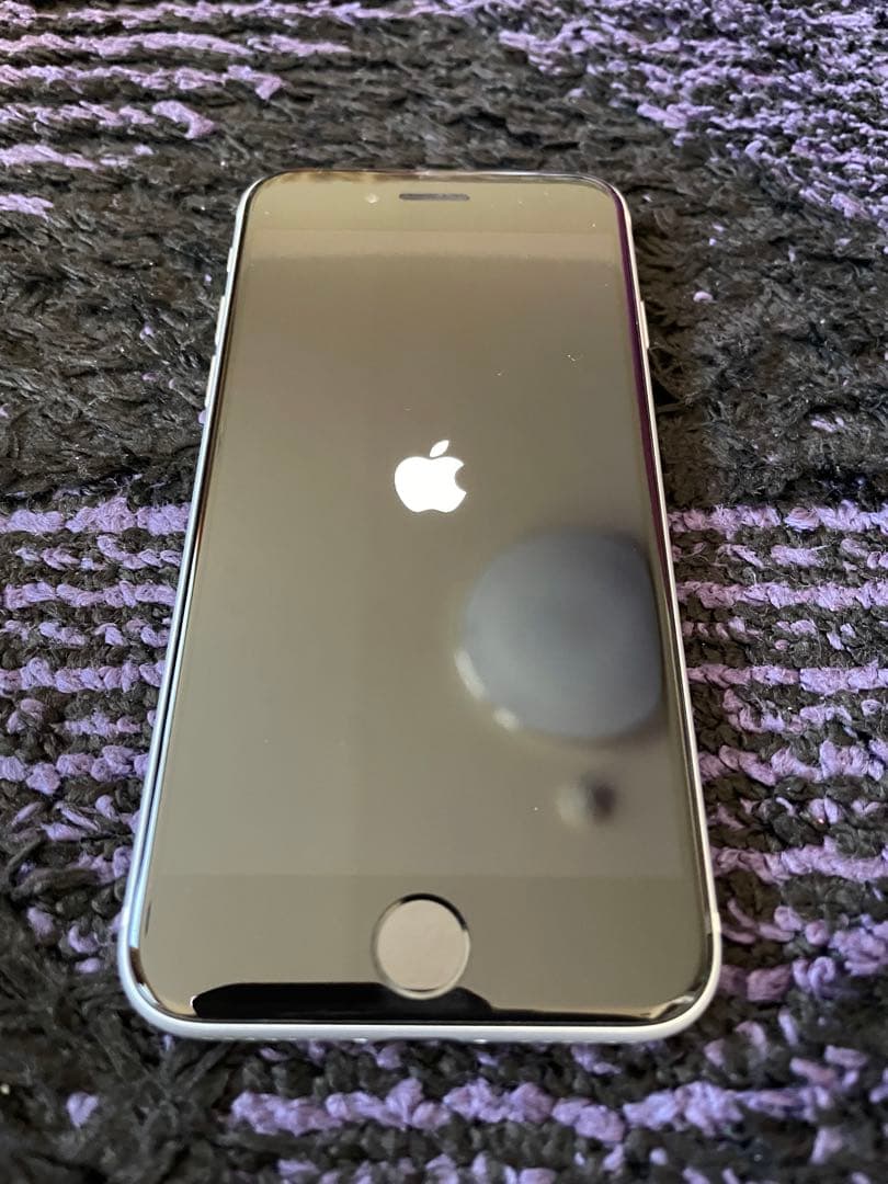 iPhone SE 第2世代　シルバー　64GB