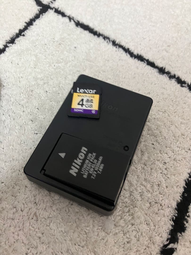 【訳あり】　ジャンク品　Nikon デジタル一眼レフカメラ