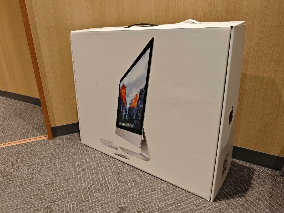 本体と元箱 Apple iMac 27インチ シルバー M395X 5K
