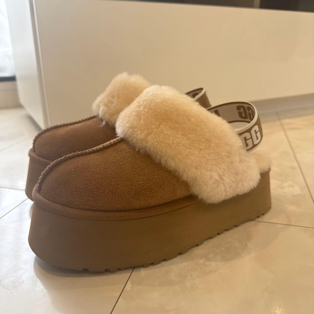 UGG FUNKETTE チェスナット　25センチ