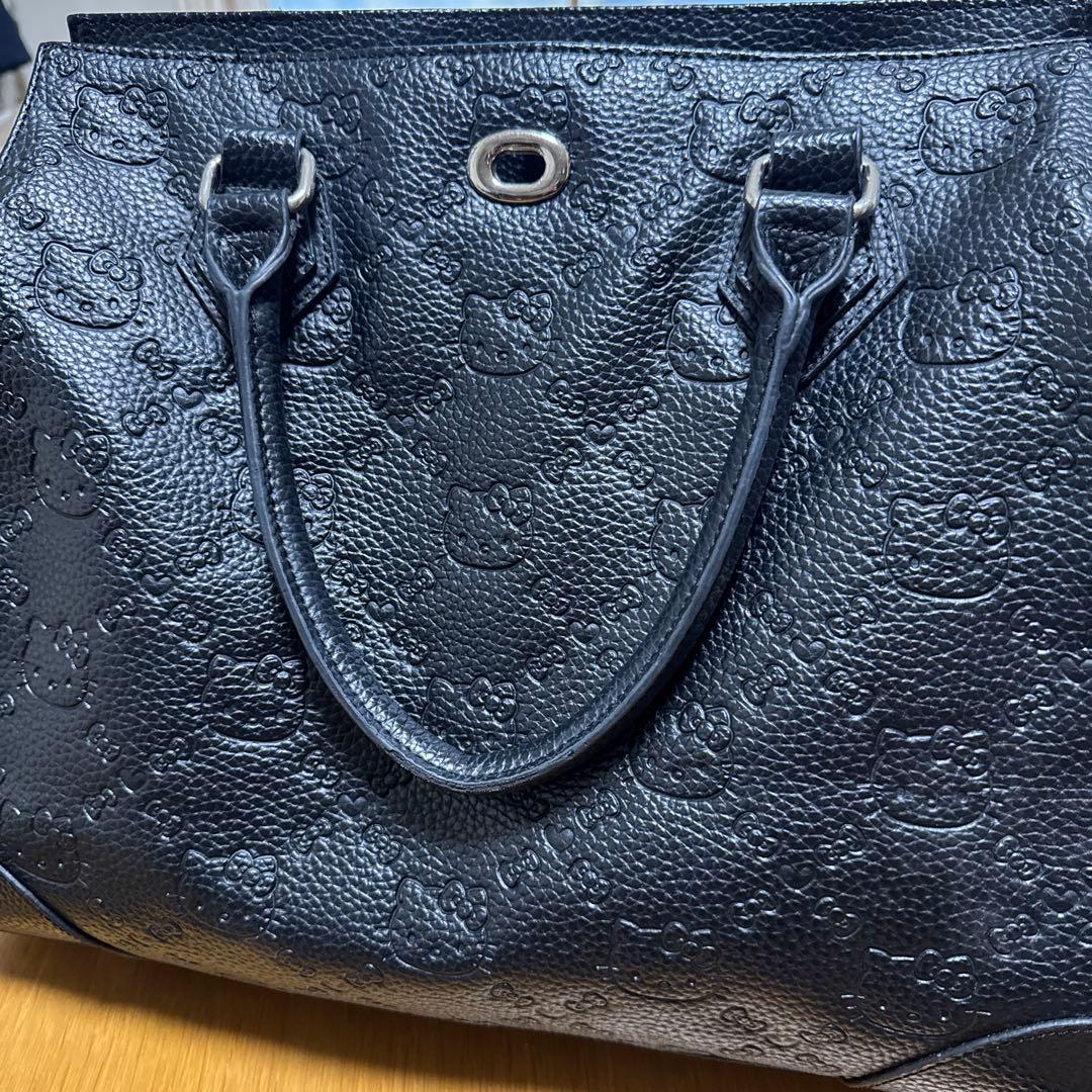 ラウンジフライ　ハローキティ コラボ型押しトートバッグ 黒