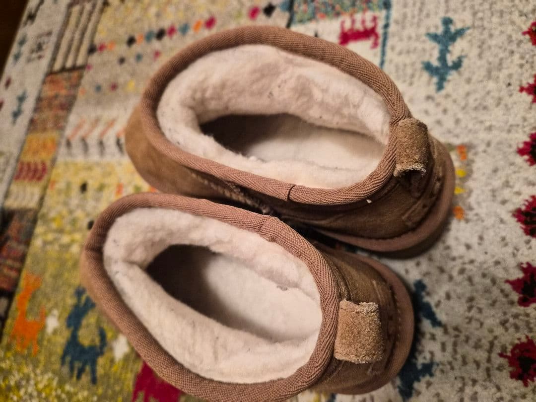 Ugg クラシック ウルトラミニプラットフォーム ブーツ