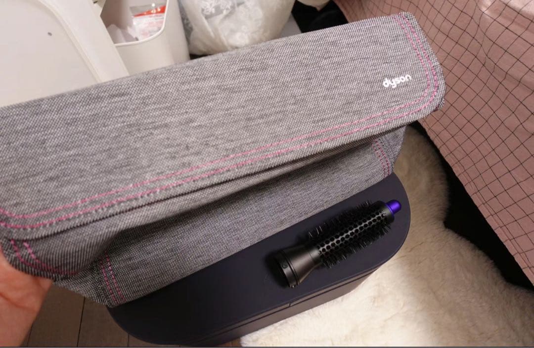 Dyson Airwrap 収納ボックス付き　バッグ、小さいカール付き