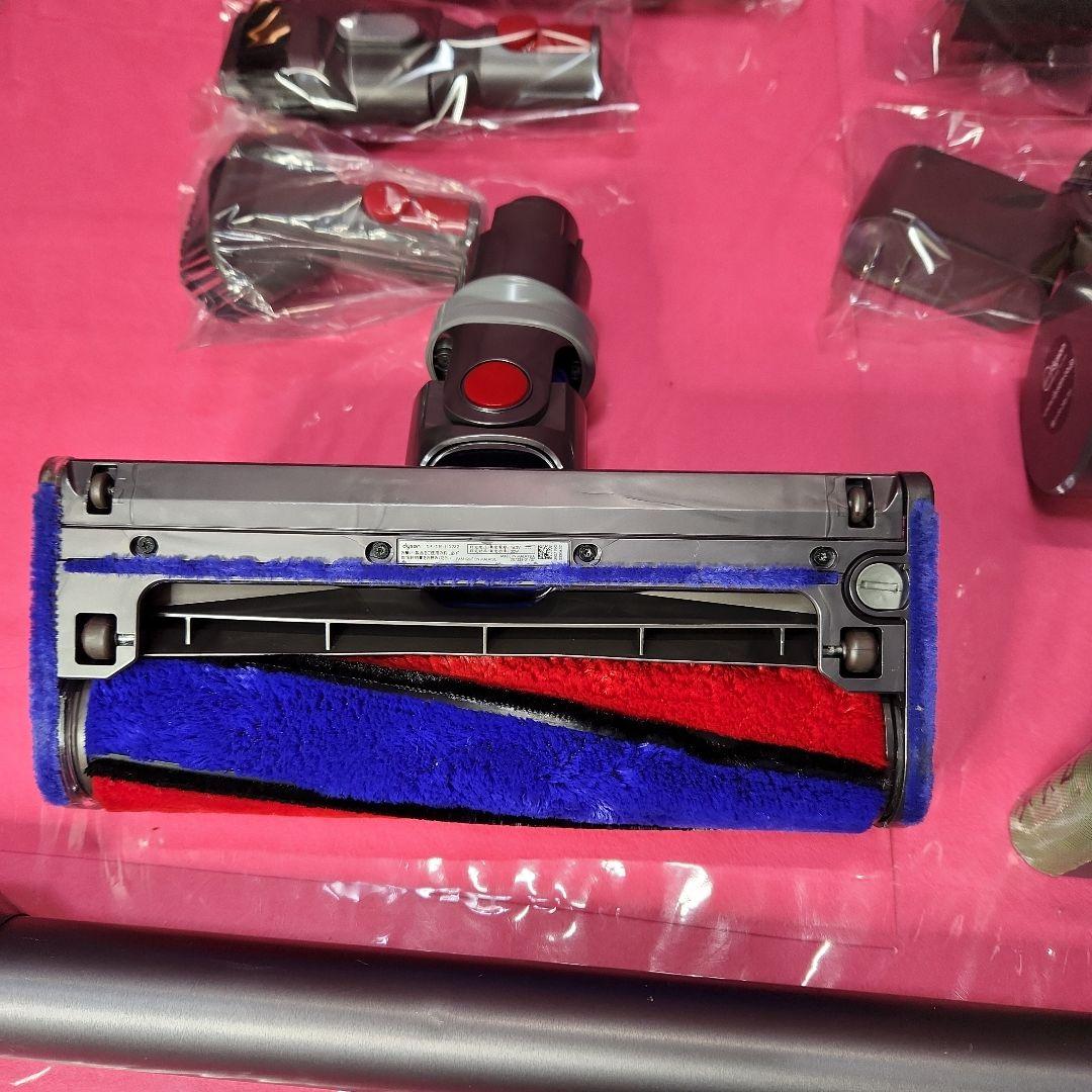 64 ダイソンV7（SV11）コードレス掃除機