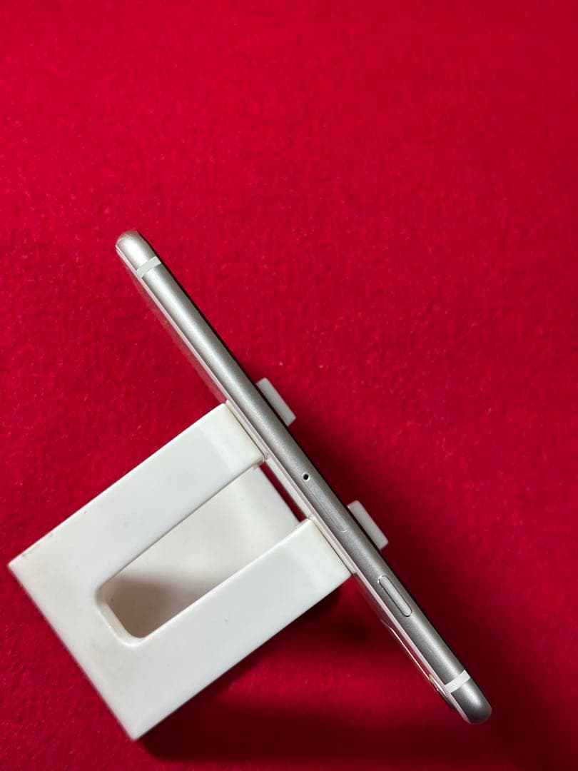 【6596】iPhone SE3第3世代スターライト 64GB simフリー