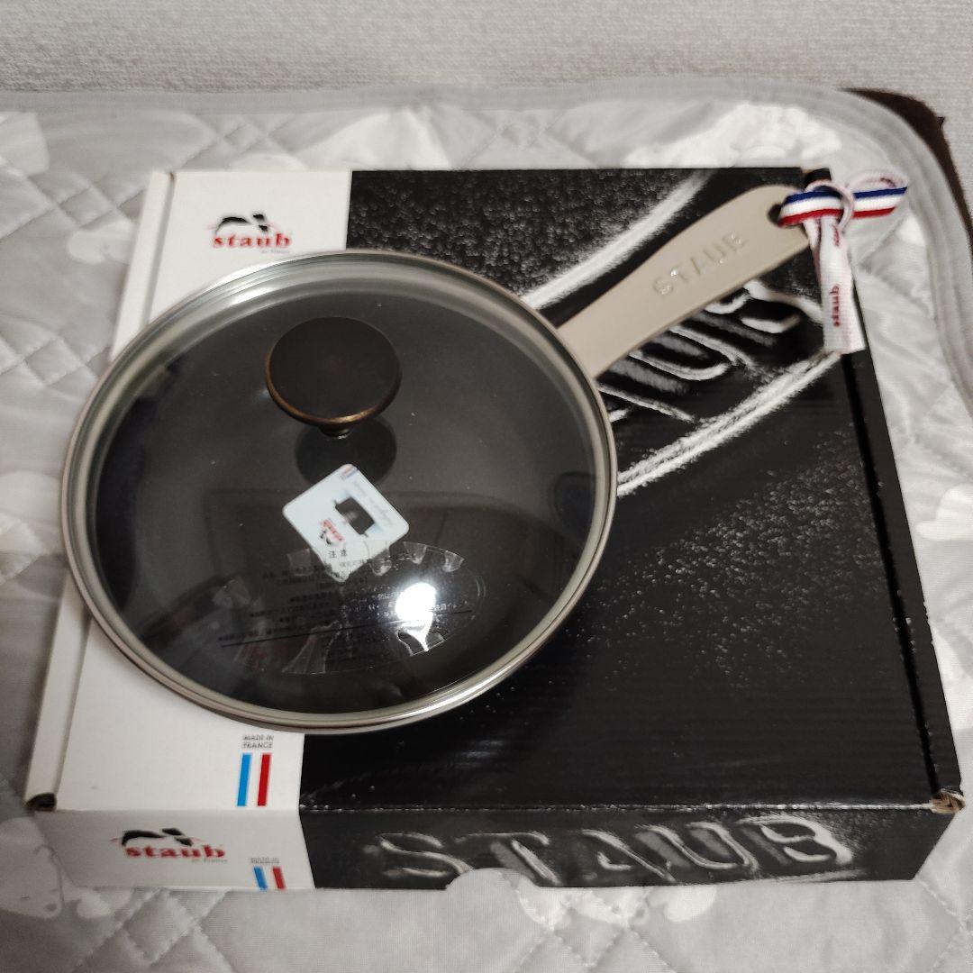 新品未使用 staub スキレット リネン 小型フライパン 取扱説明書付