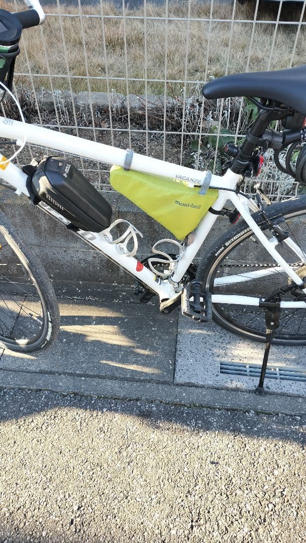 NESTOスポーツバイク ホワイト DETONATORタイヤ700✖32c