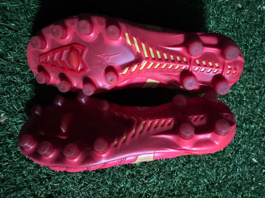 Mizuno Morelia NEO サッカーシューズ 赤