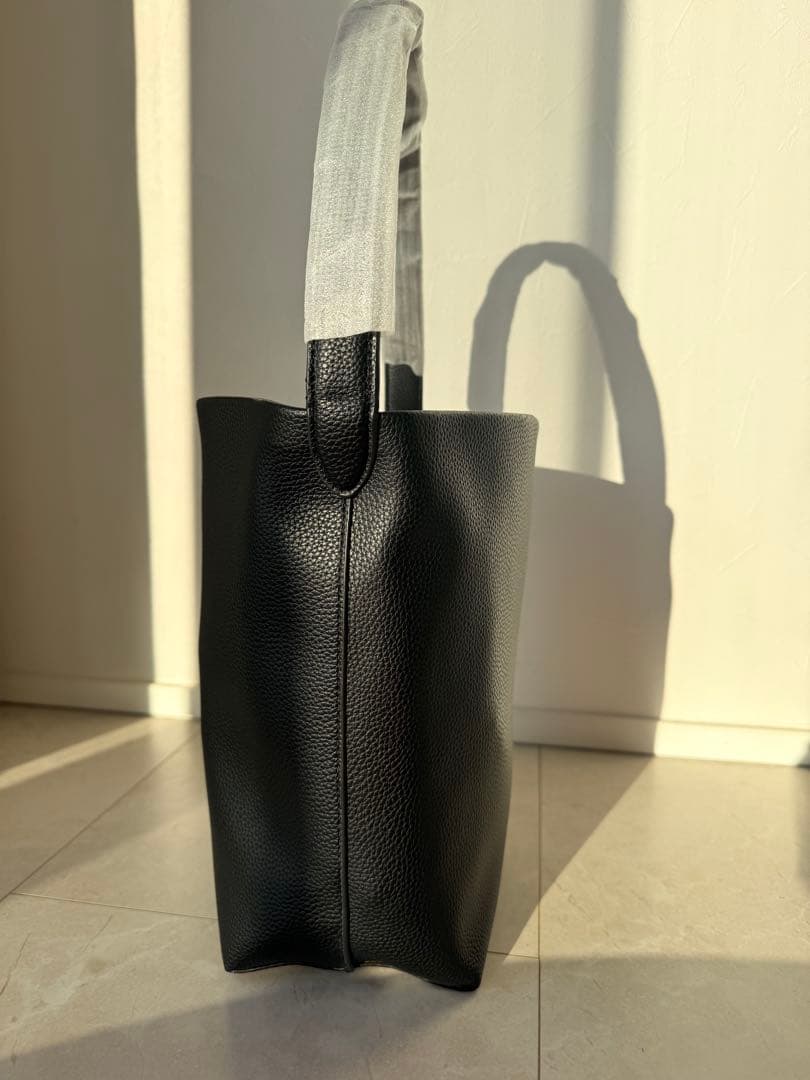 久々出品＊新品未使用＊【ブラックトートバッグ THEROW ロゴ付き】