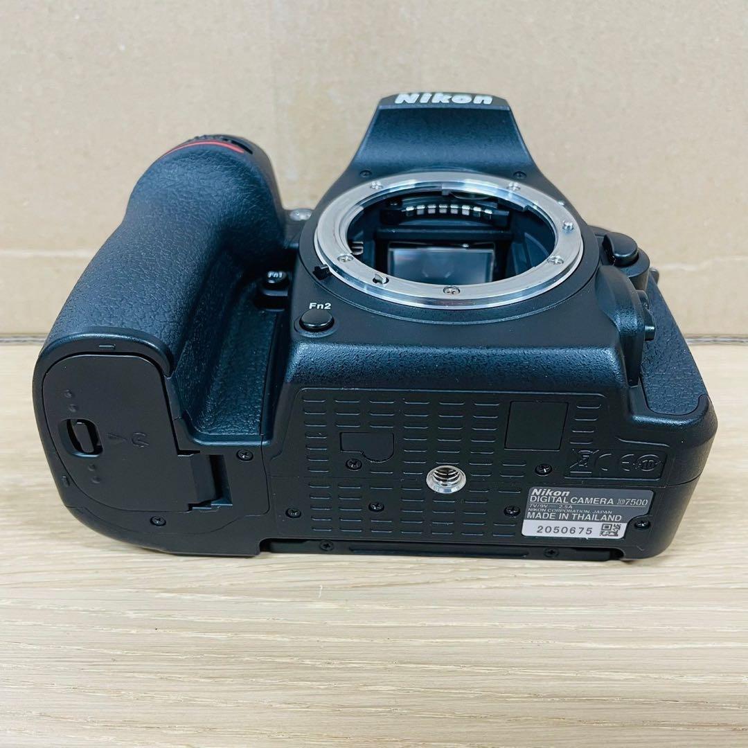 Nikon D7500 ボディ ショット数7,550枚 WW9525