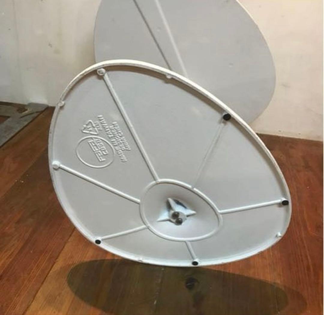 美品　鉄製　ホワイト　サイドテーブル　anna chen デザイン　ナイト