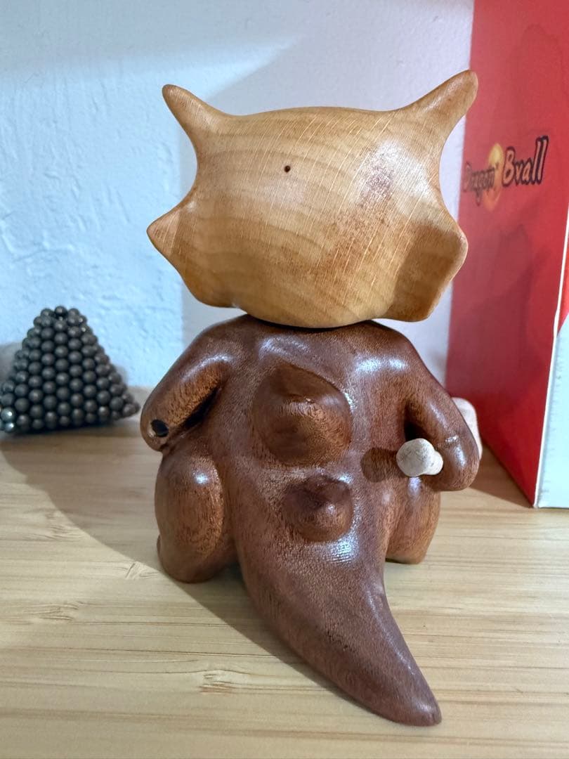 カラカラ　木製　彫刻