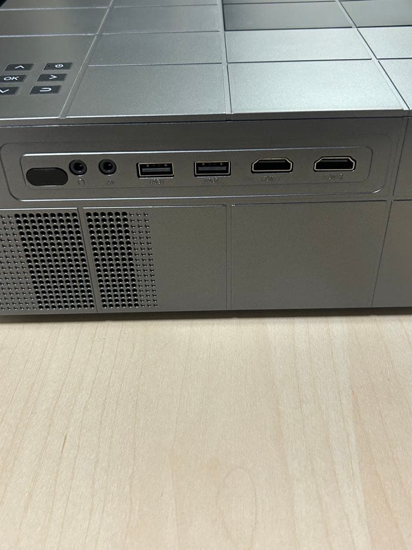 【美品・付属品完備】WiFi6 4K対応 プロジェクター 28000ルーメン