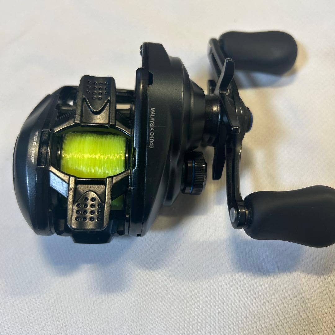 SLX MGL バス釣り　リール　 黒 71ハイギアHG シマノ　箱付き