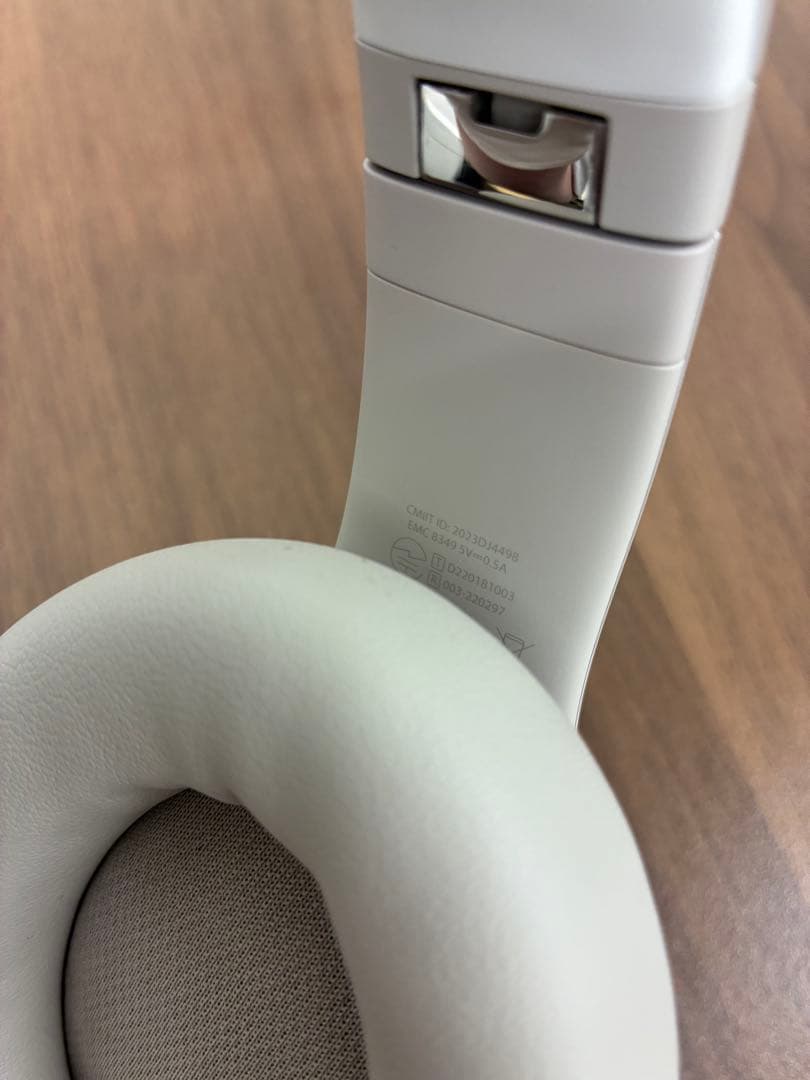 Beats Studio Pro ワイヤレス ヘッドホン サンドストーン