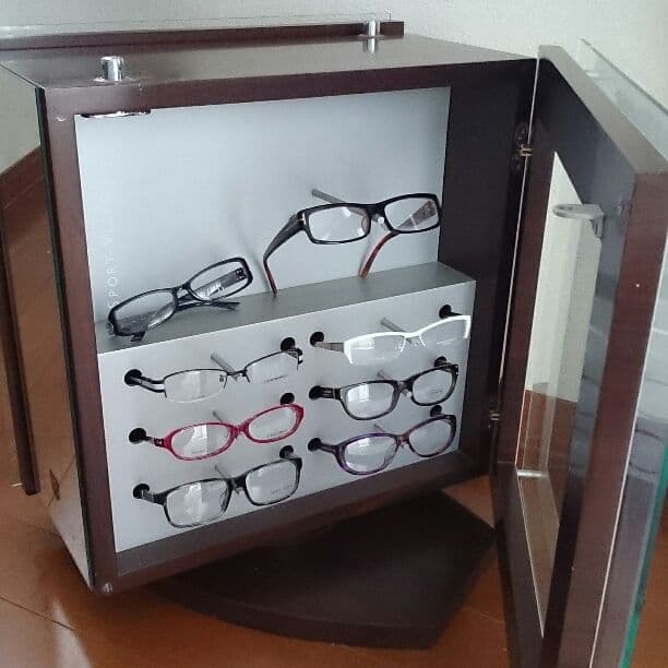 [非売品]タグホイヤー 回転メガネ・サングラス スタンドケース