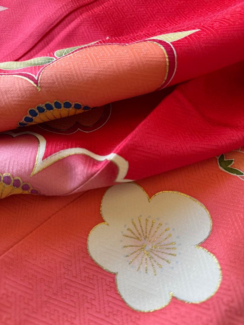 七五三に★正絹　七歳　四つ身　ピンク色に暈し染め　花尽くし　手描き友禅