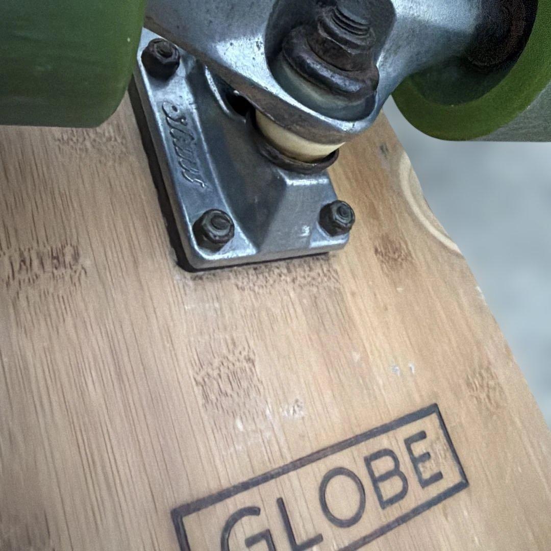 GLOBE グラデーションスケートボード