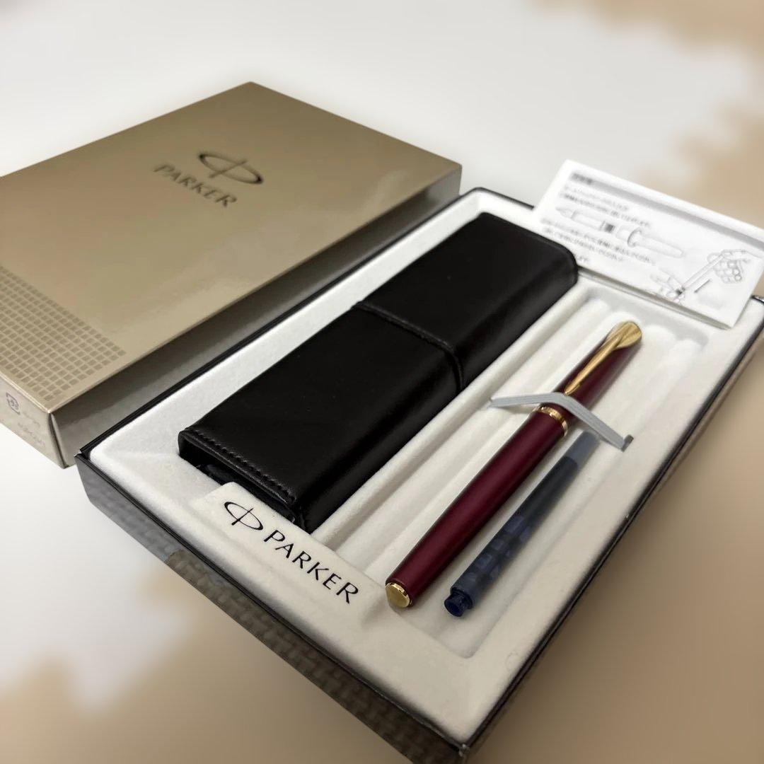 新品•未使用　PARKER パーカー　万年筆　ラティトゥード　レッド　ペンケース