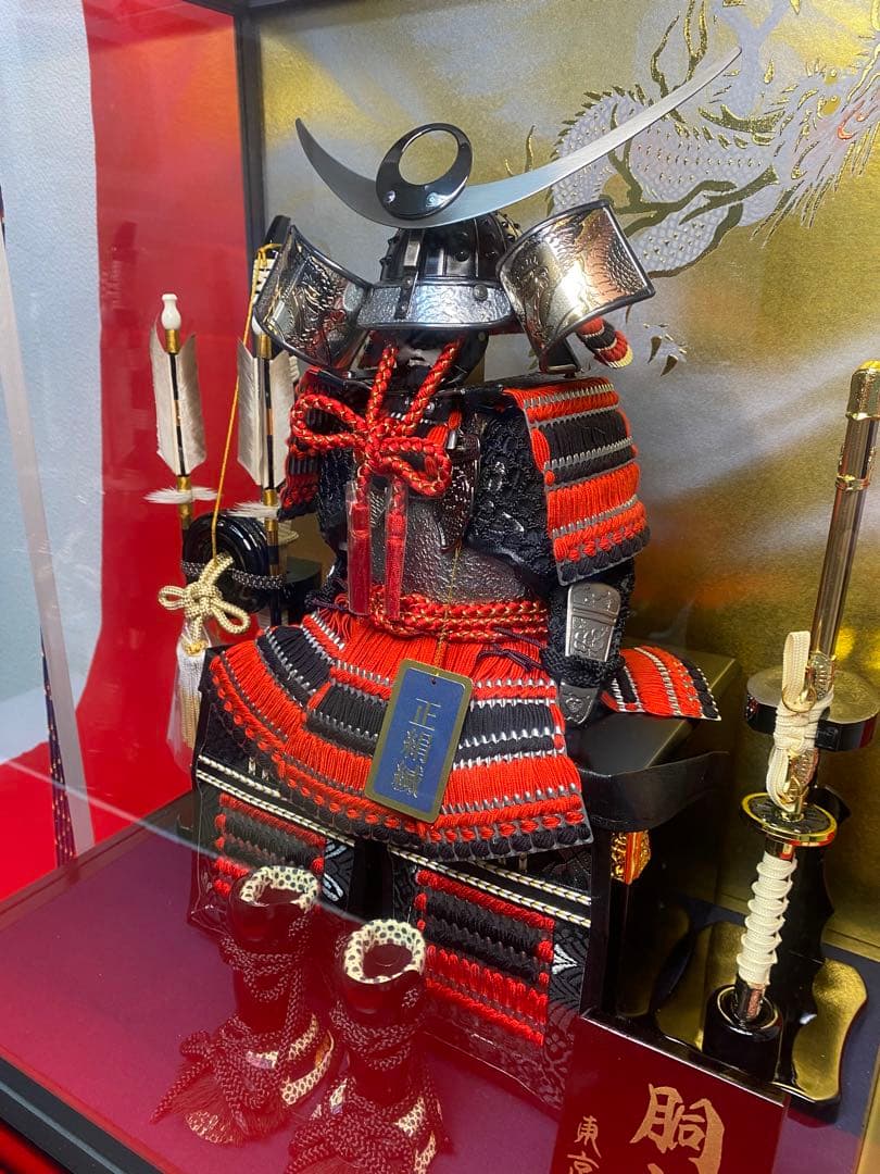 上杉謙信　東京久月　五月人形　家紋付き鎧飾り　ガラスケース入