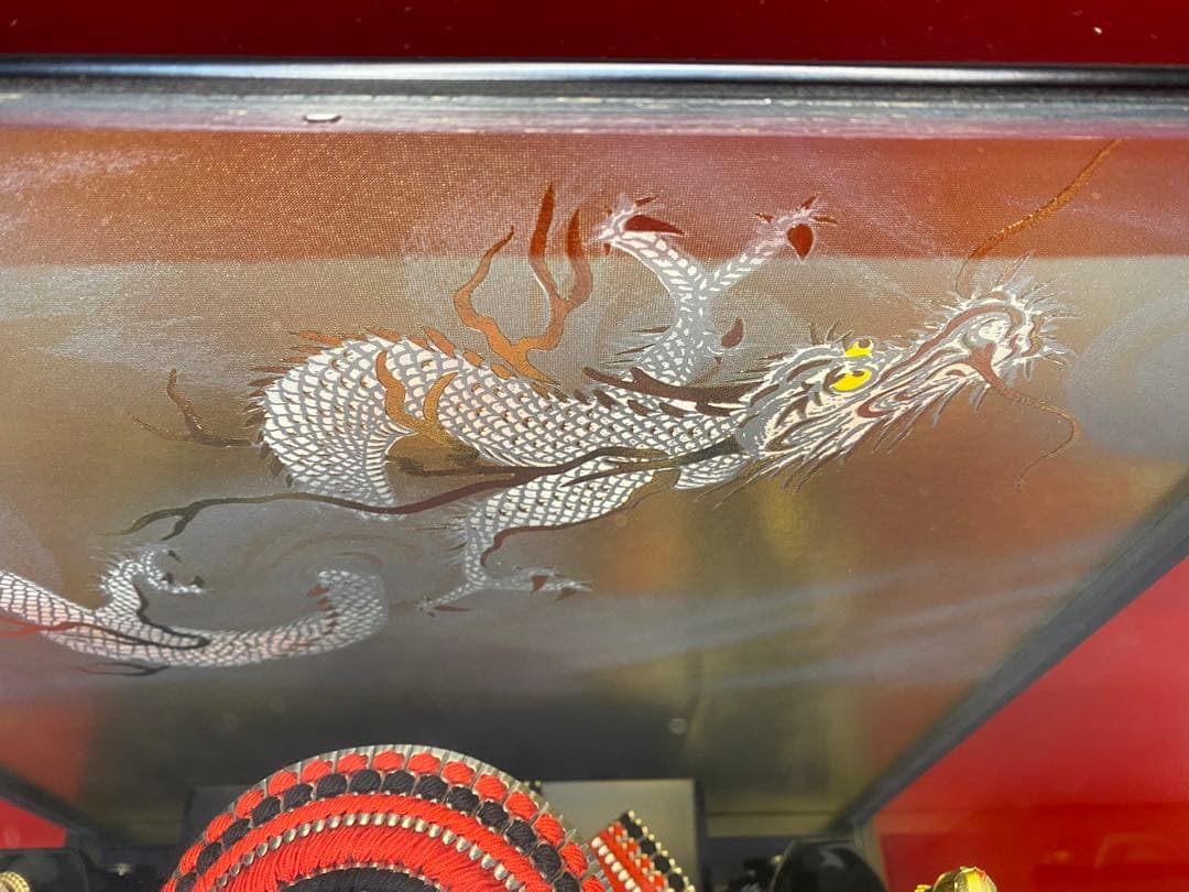 上杉謙信　東京久月　五月人形　家紋付き鎧飾り　ガラスケース入