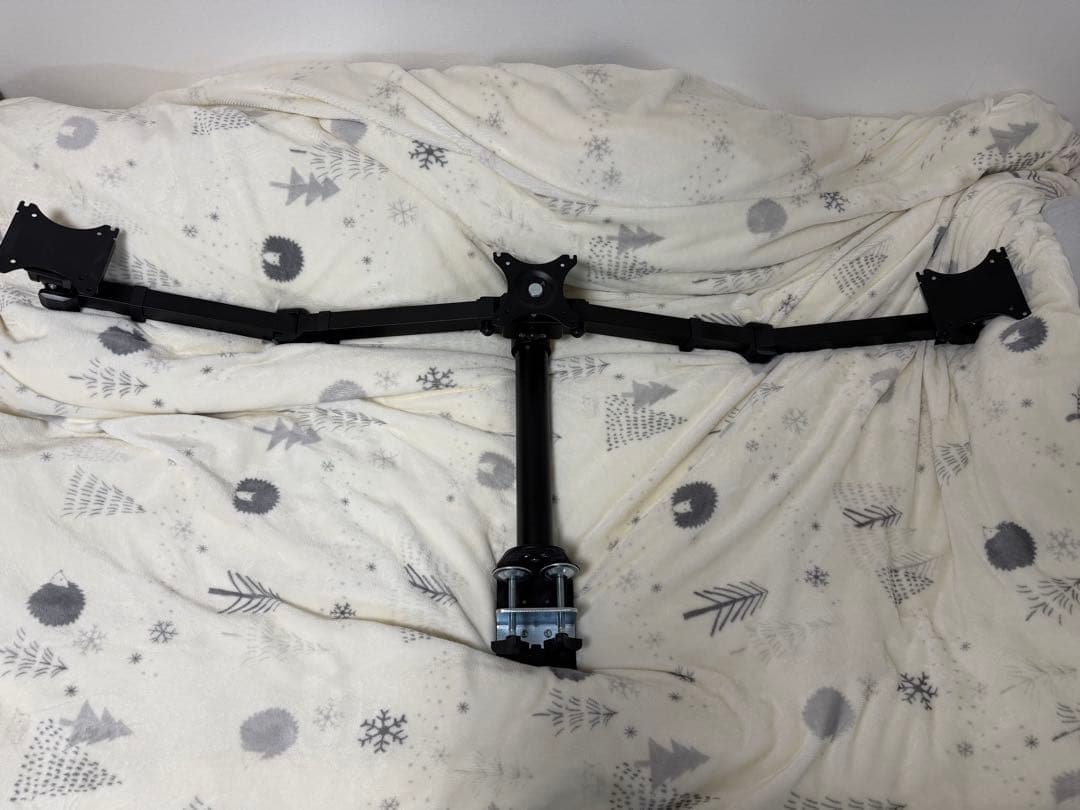 サンワダイレクト モニターアーム 3画面