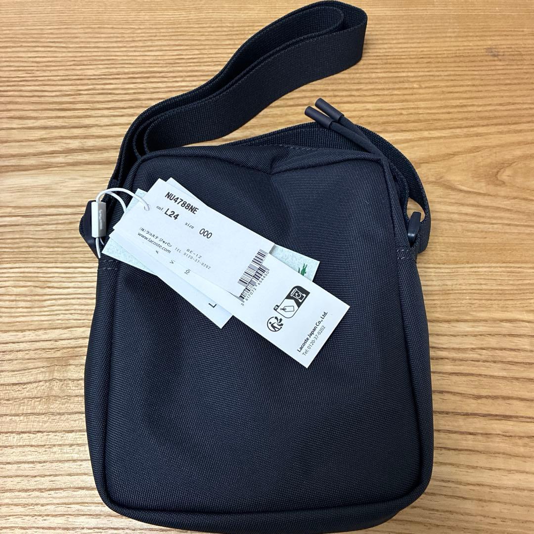 るな　新品　ラコステ　ネオクロコ カメラバッグ　ネイビー　紙袋2枚付き