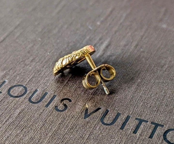 ルイヴィトン ブックル ドレイユ・プュッス LV エンジェル ピアス