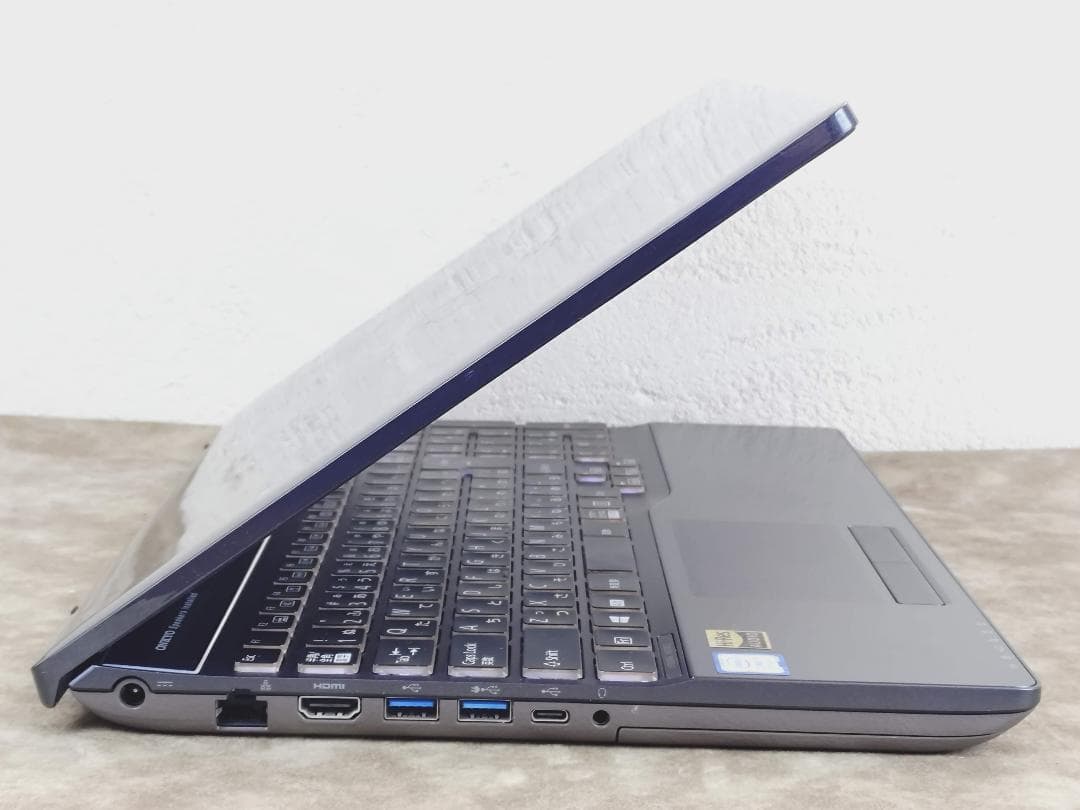 LIFEBOOK AH78/C2 台8世代Core i7搭載
