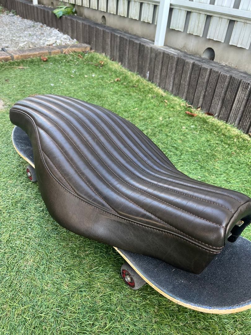 MOTOR ROCK レザーシート スポーツスター '04-'09モデル