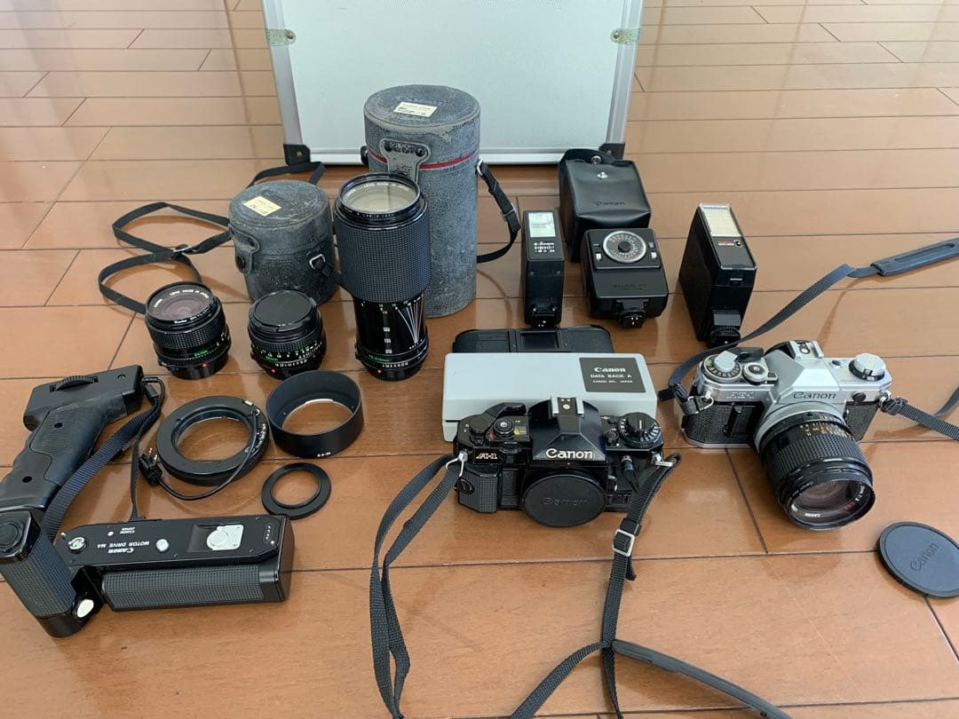 Canon AE-1 、A1一眼レフカメラ2台とレンズ、付属品多数セット