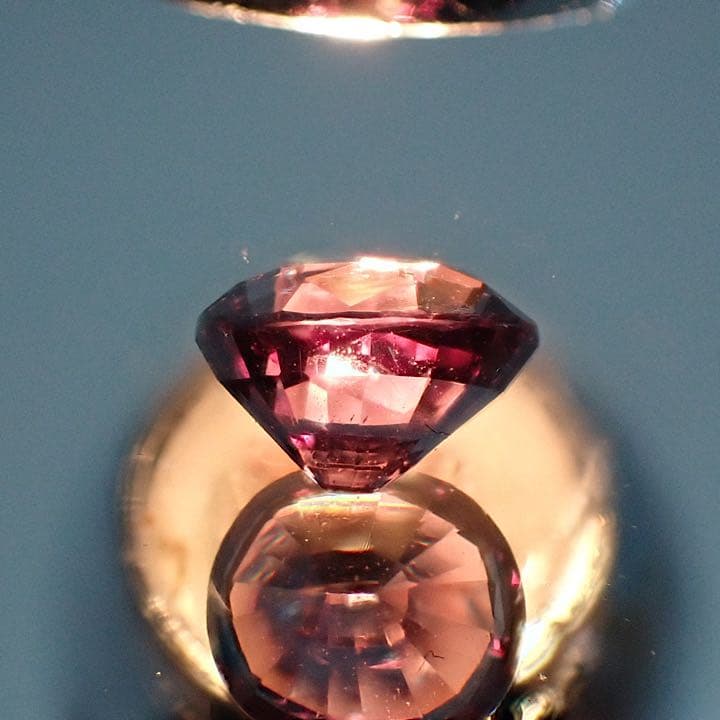 【タンザニア産】カラーチェンジガーネット