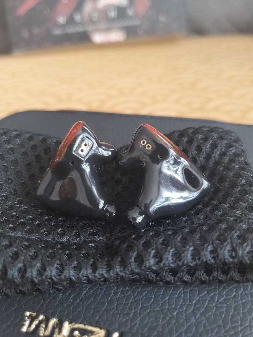 (説明文要確認) 有線イヤホン TANGZU NEZHA 6BA+1EST