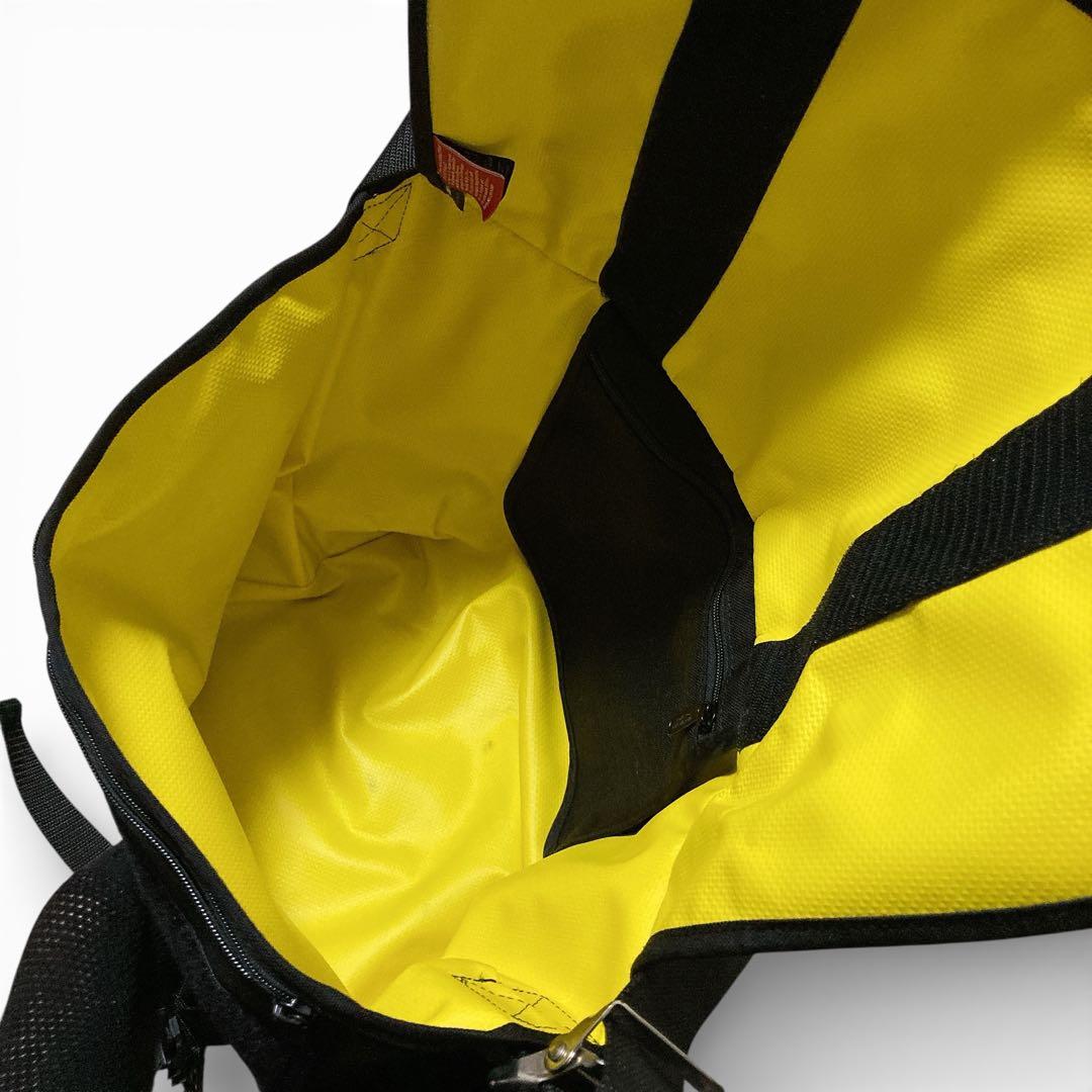 ほぼ新品　定価2万 A3収納 防水 マンハッタンポーテージ メッセンジャーバッグ