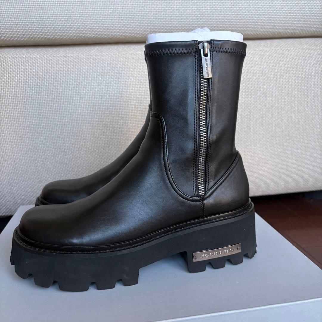 美品　CHARLES & KEITH サイドジップ アンクルブーツ