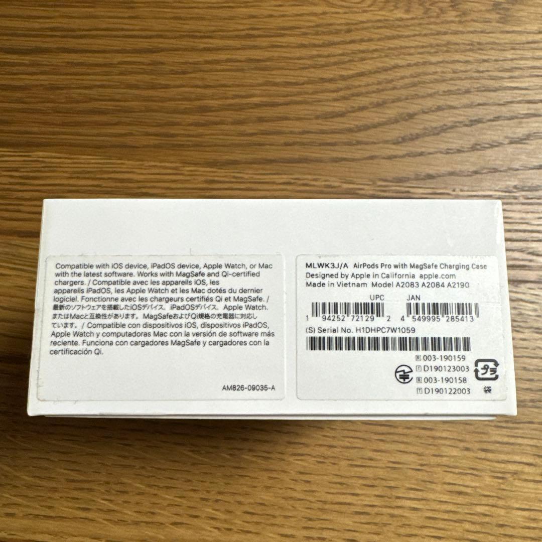 【正規品】AirPods Pro 第1世代ワイヤレス充電　ライトニング端子モデル