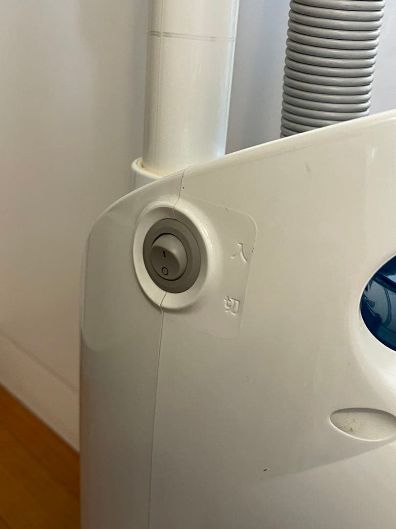 東芝TOSHIBA コンパクト多機能掃除機cafe用に買って数回のみ使用