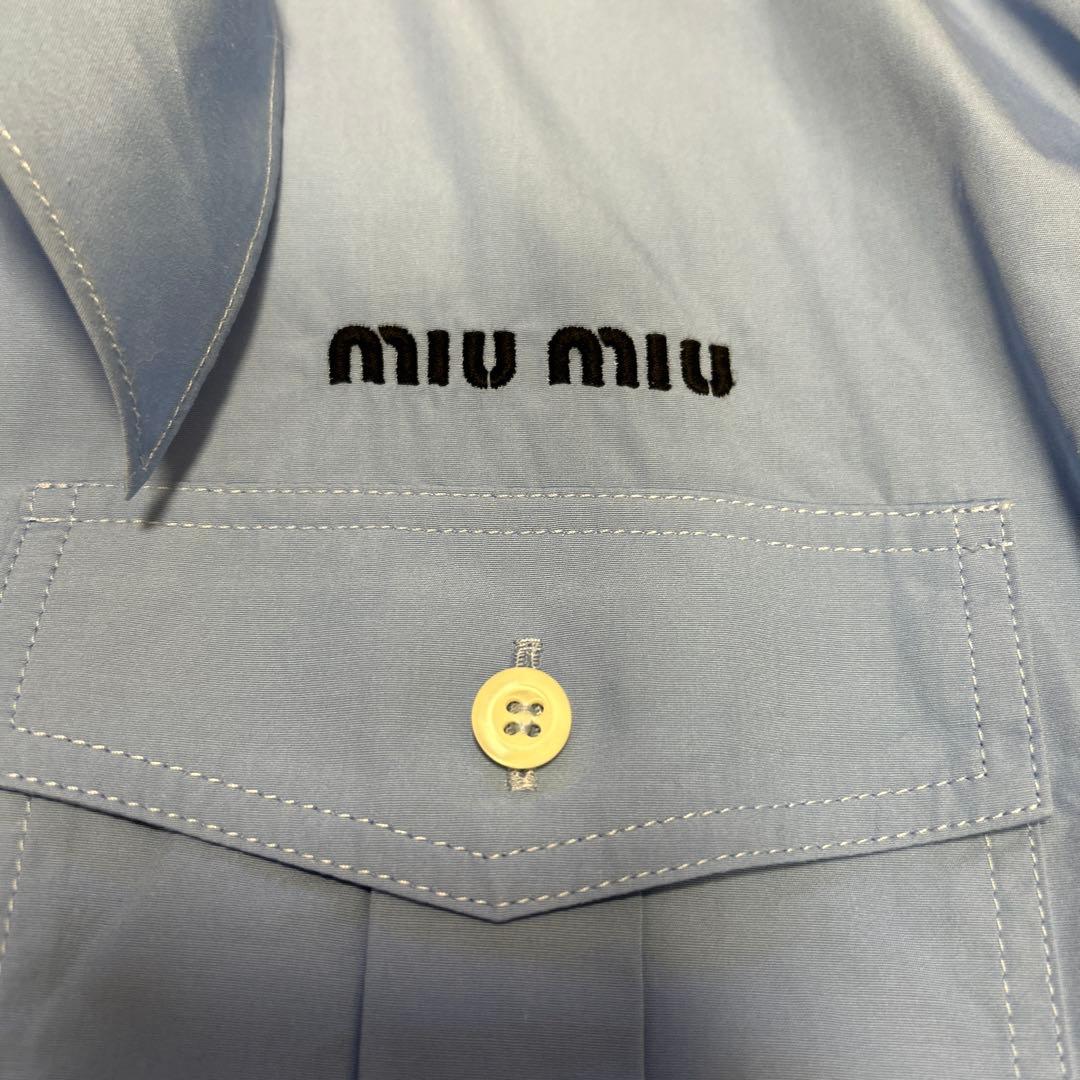 【試着のみ】MIUMIU 胸ロゴ スカーフ付　ポプリン シャツ ブルー
